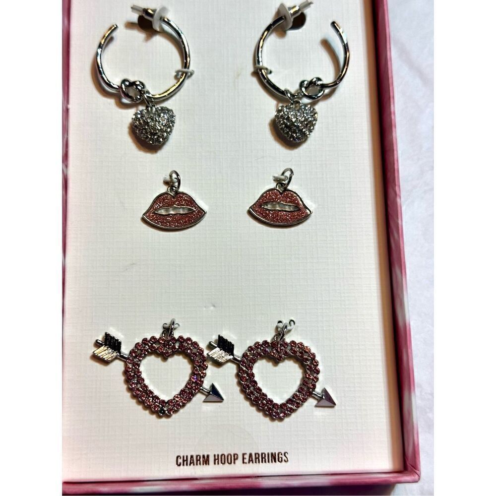 Steve Madden NWT jewelry gift set charm hoop earrings - Picture 3 of 7